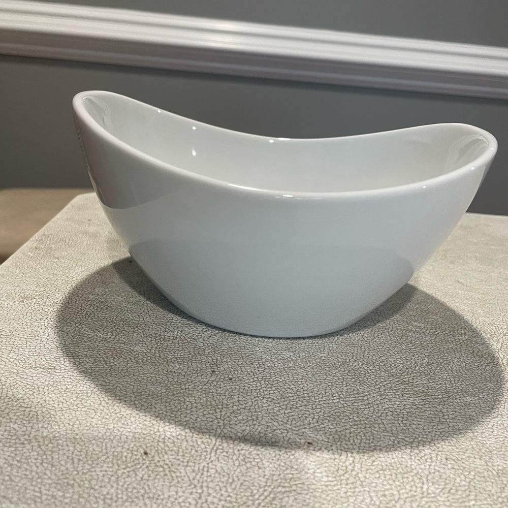 b. Smith With Style Serving Bowl